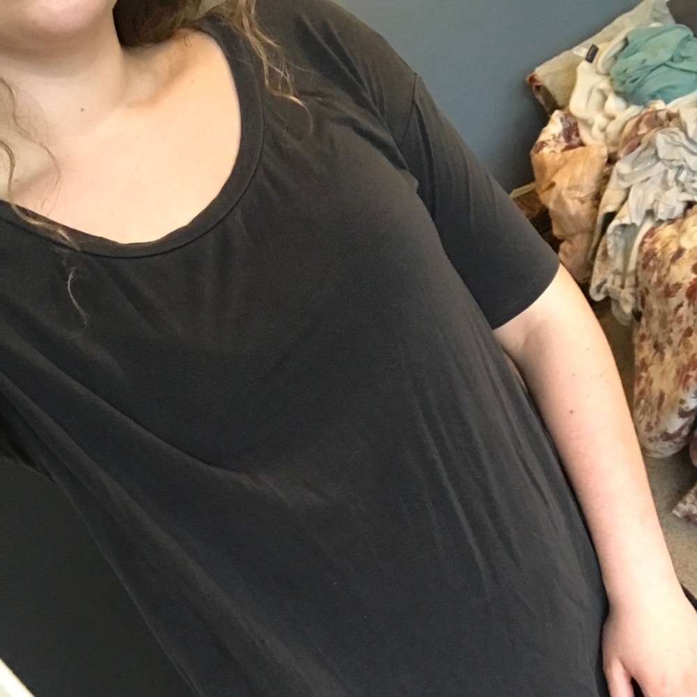 Gray long fitting soft tee